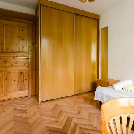 ホームステイ Charming 3 Bedroom In Quiet Location クラクフ