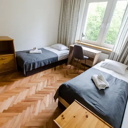 Homestay szállás Charming 3 Bedroom In Quiet Location