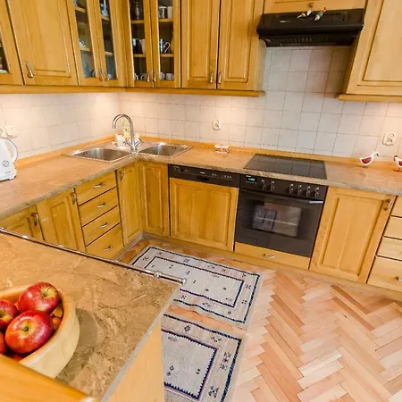 Charming 3 Bedroom In Quiet Location Homestay szállás Krakkó